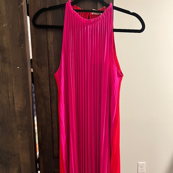 DVF Pink and Red flowy dress - Picture 2 of 5
